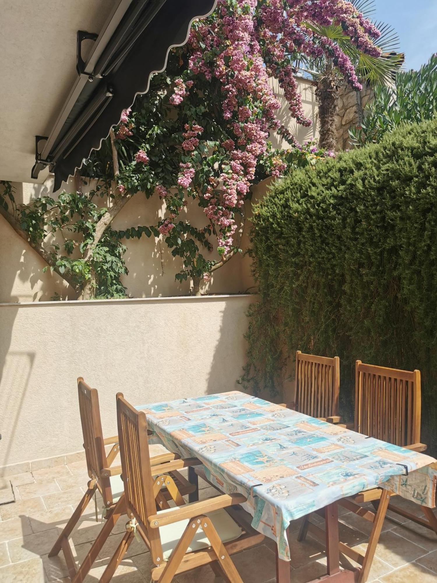 Apartments Mara Cres Εξωτερικό φωτογραφία
